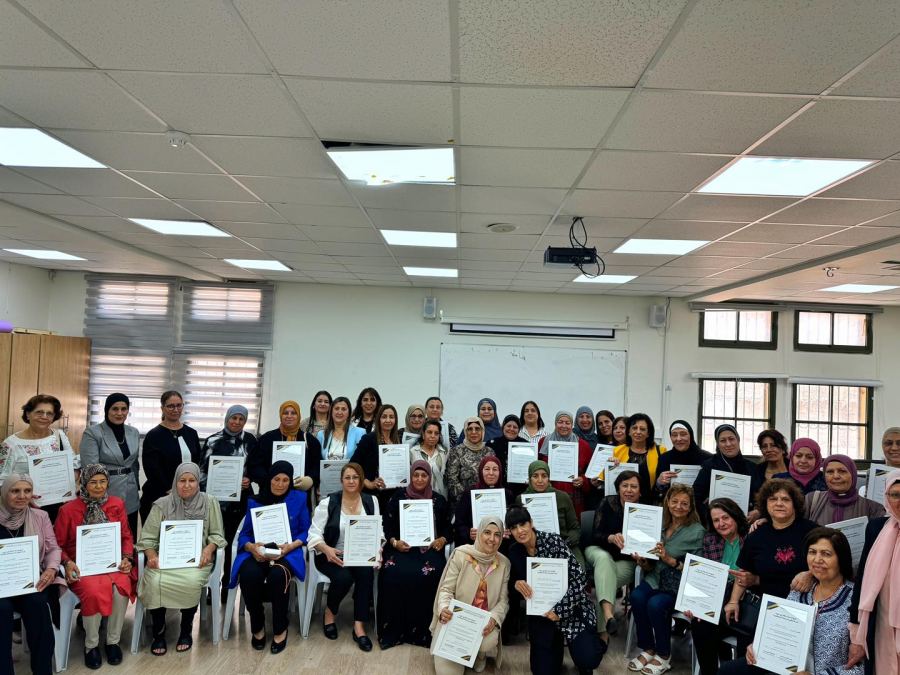 اختتام دورة تأهيل مرشدات متطوعات لمشروع سجادة الحكايات في لواء الشمال وحيفا -لشركة المراكز الجماهيرية